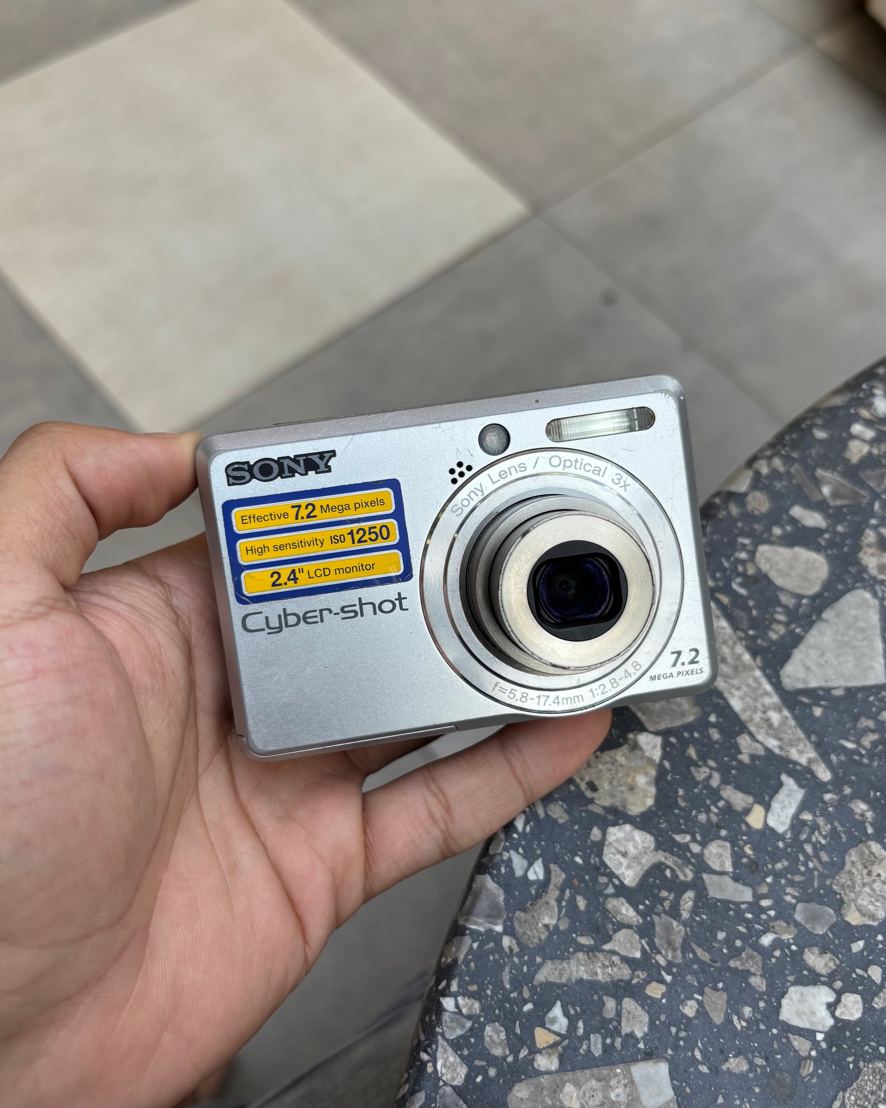 Sony Cyber-shot DSC-S730
