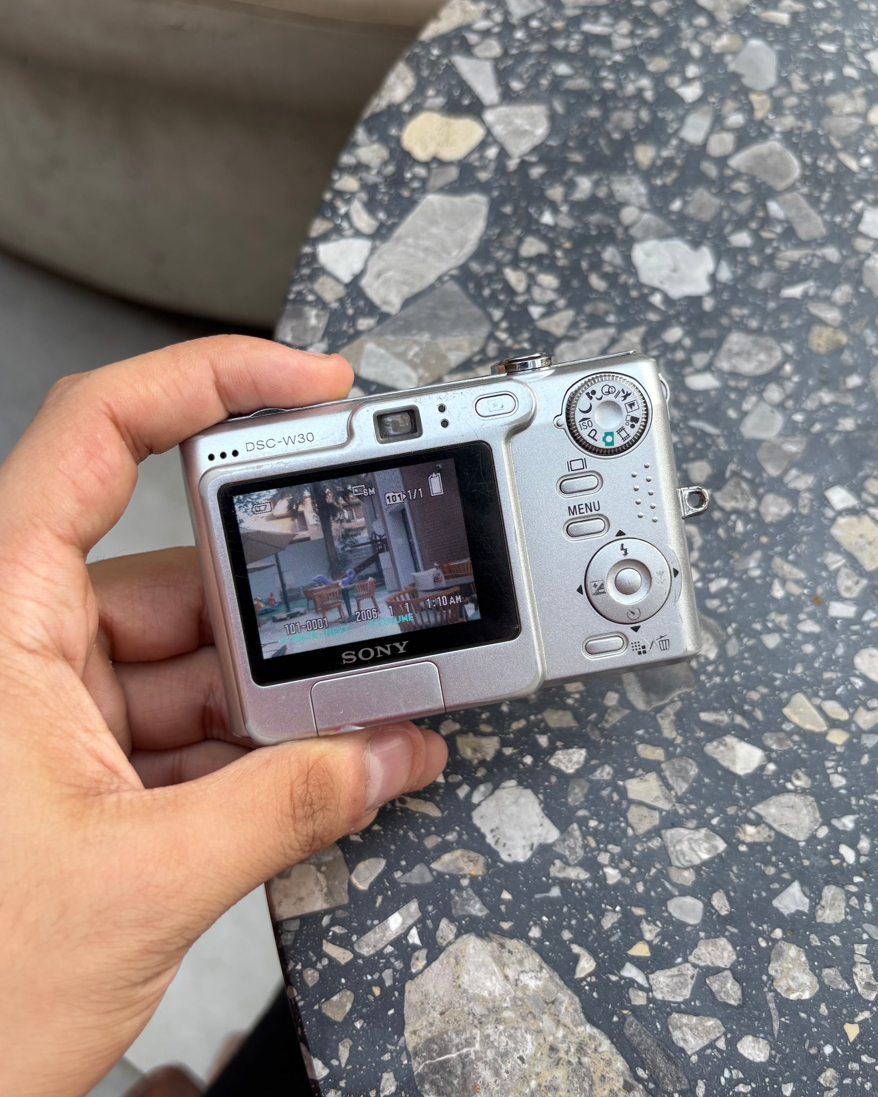 Sony Cyber-shot DSC-W30