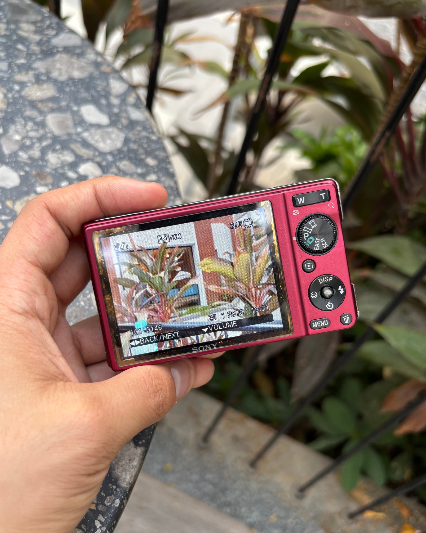Sony Cyber-shot DSC-W370