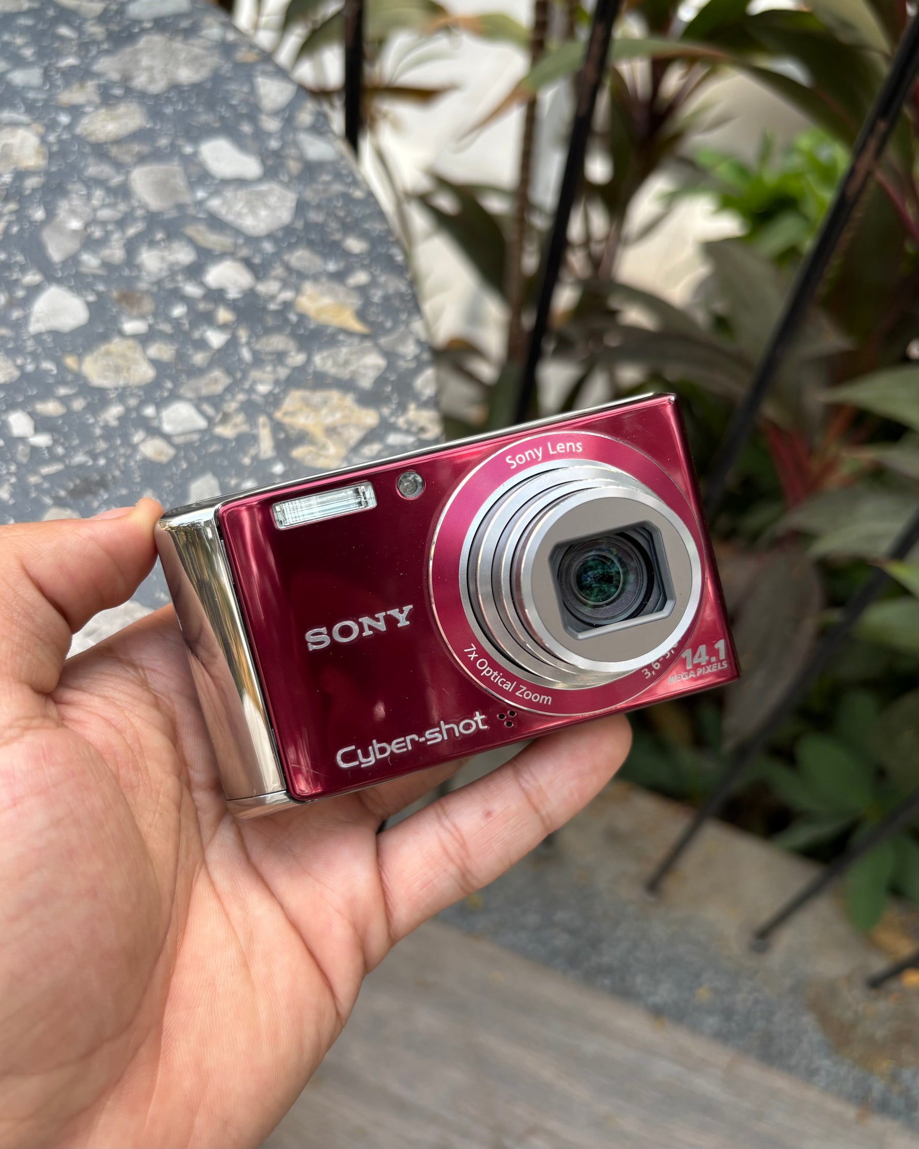 Sony Cyber-shot DSC-W370