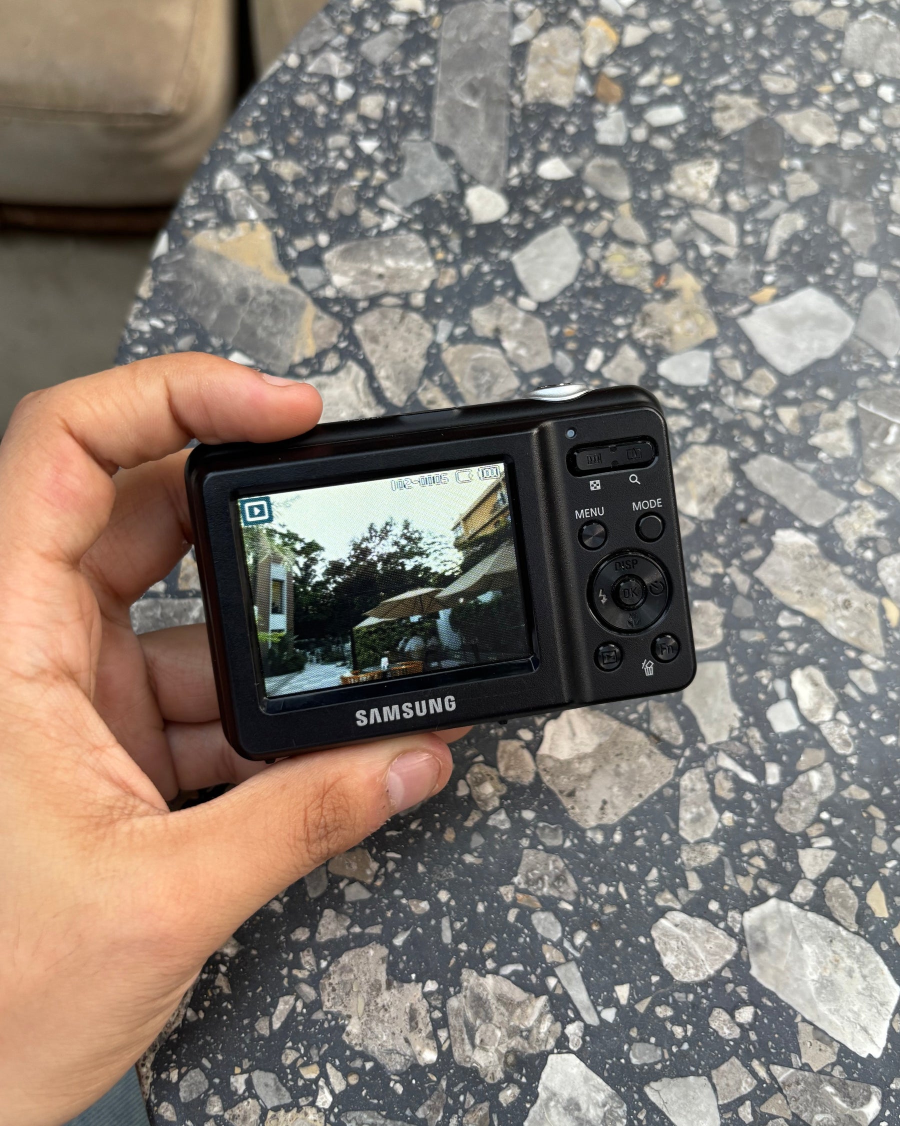 Samsung ES9
