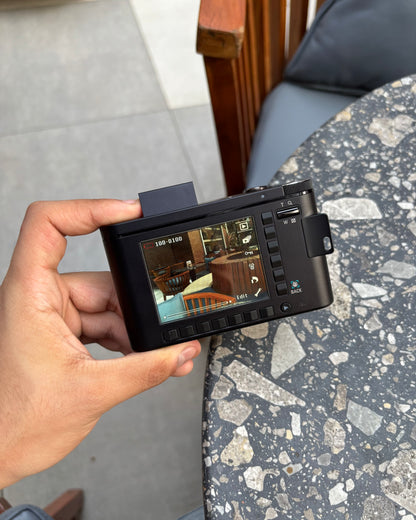 Samsung NV11 (with box)