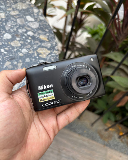 Nikon COOLPIX S3200 (with box)