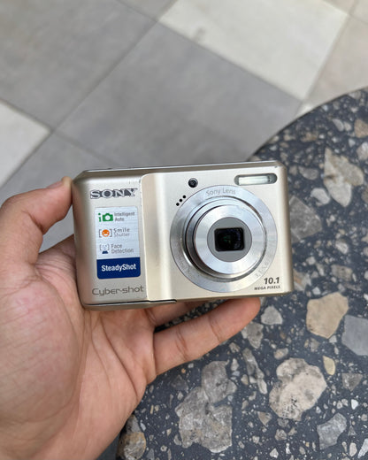 Sony Cyber-shot DSC-S2000