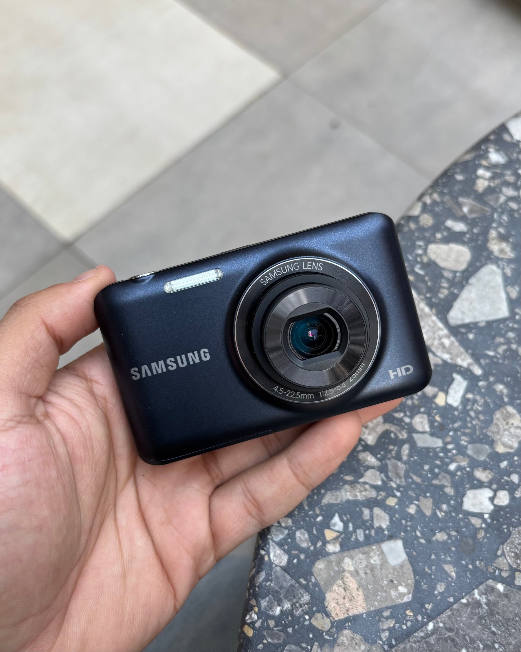 Samsung ES95 (with box)