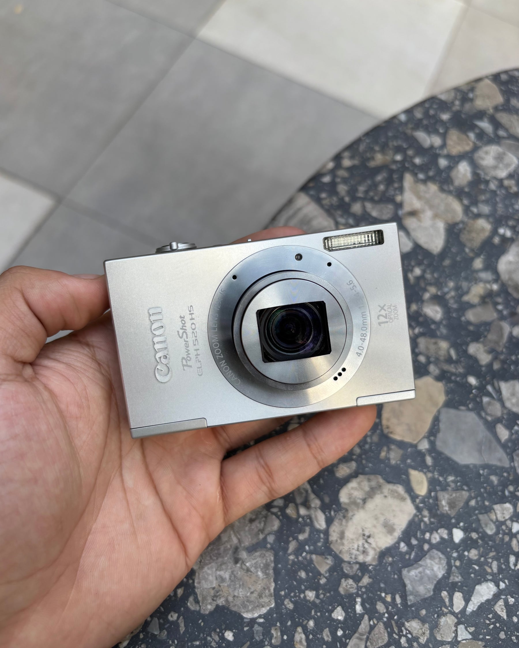 Canon PowerShot ELPH 520 HS