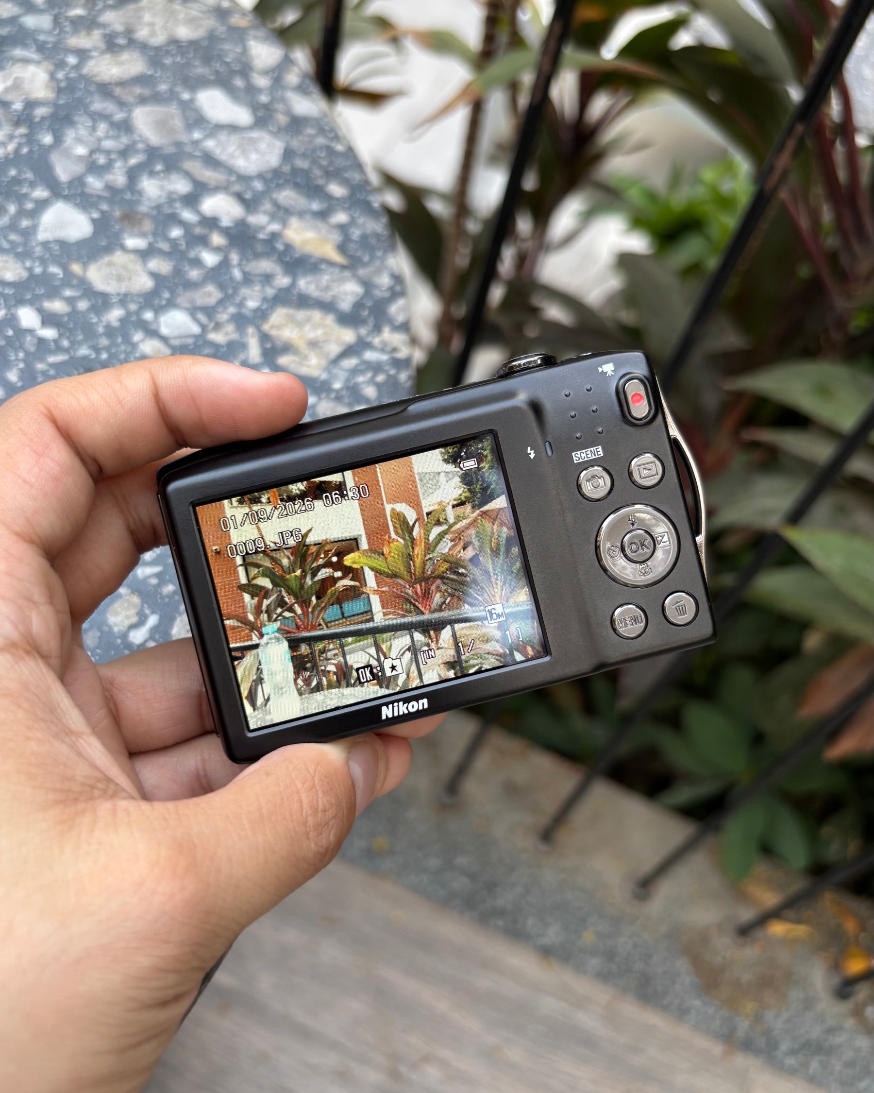 Nikon COOLPIX S3200 (with box)