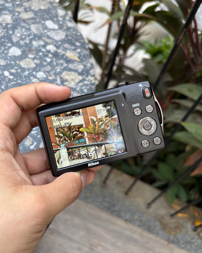 Nikon COOLPIX S3200 (with box)