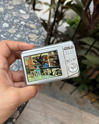 Fujifilm FinePix AV100