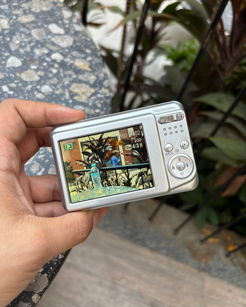 Fujifilm FinePix AV100
