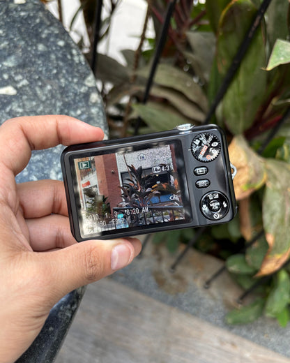 Fujifilm FinePix JV150 (with box)